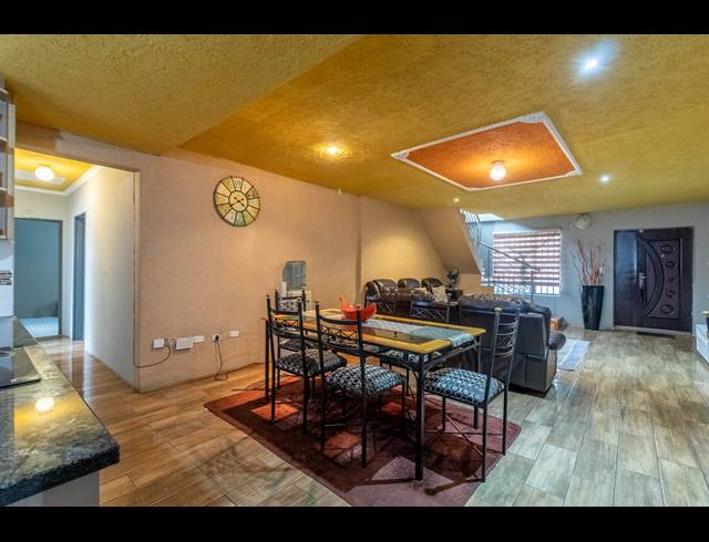 5 BEDROOM HOUSE FOR SALE IN ORMONDE